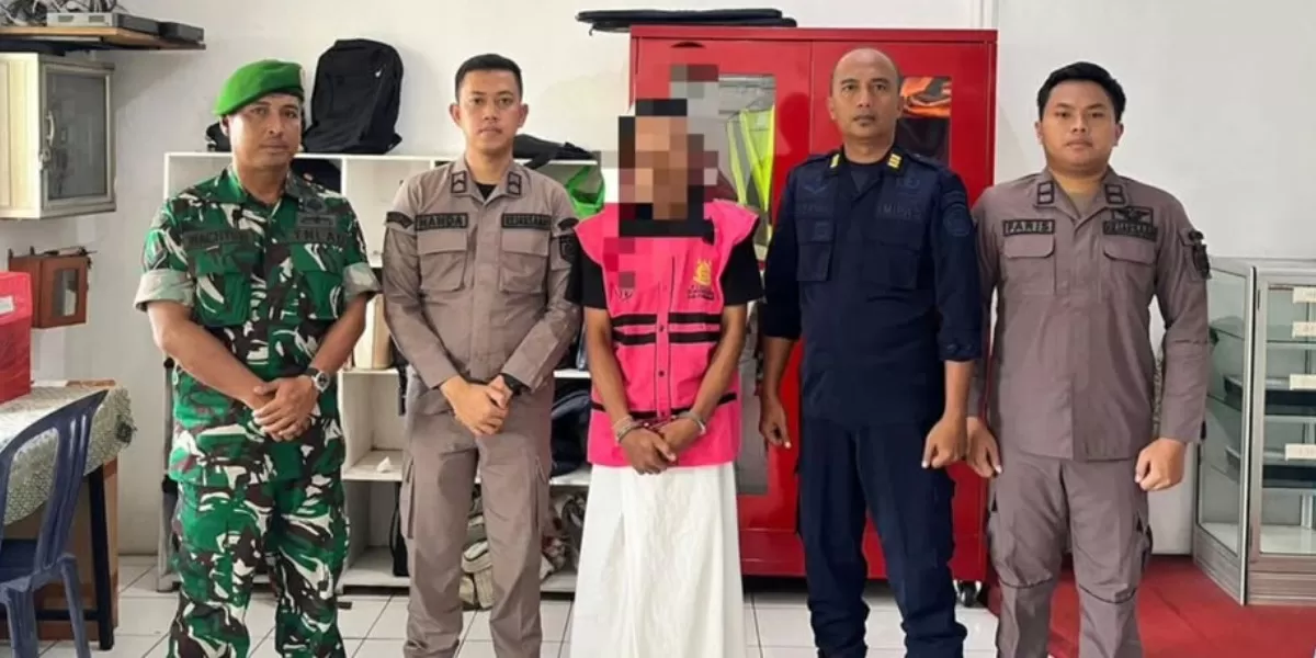 Menyoroti guru honorer di Probolinggo, Jawa Timur yang menjadi tersangka usai diduga rangkap jabatan jadi pendamping lokal desa. (Instagram.com/@undercover.id)