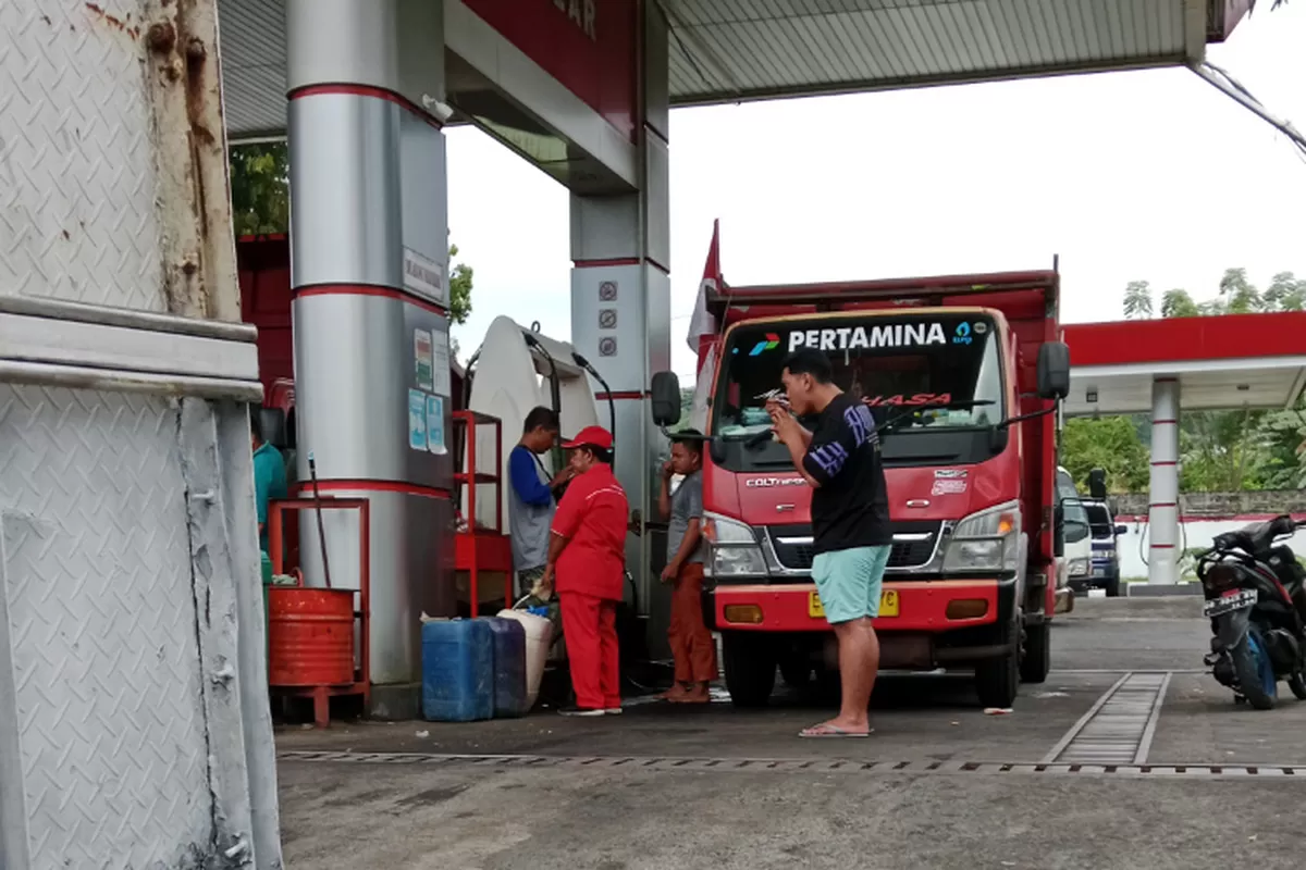 Potret Dugaan Praktik Penimbunan Silar Subsidi di SPBU Tateli (Sulutzone.com)