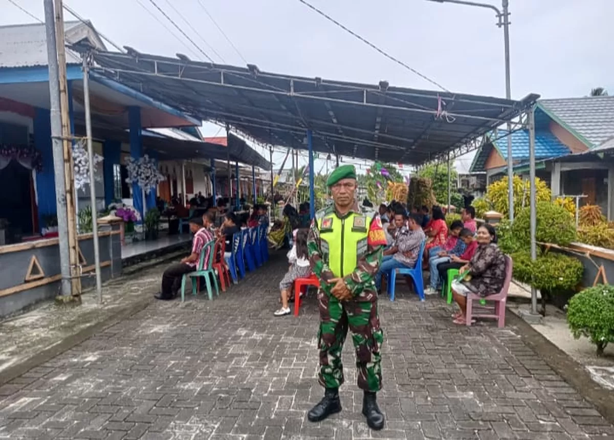 Anggota Karomil Nanusa  Jag Jlannya Ibadah (Dok. TNI)