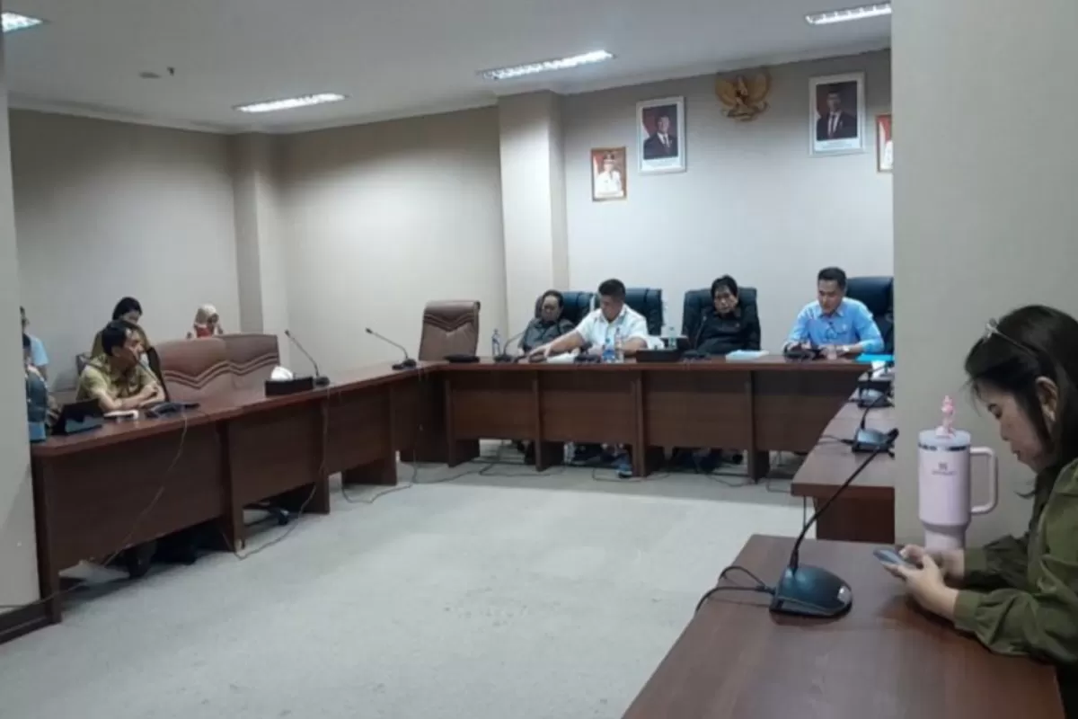 Rapat pembahasan RTRW di DPRD Provinsi Sulawesi Utara  (Stefanus Goni )