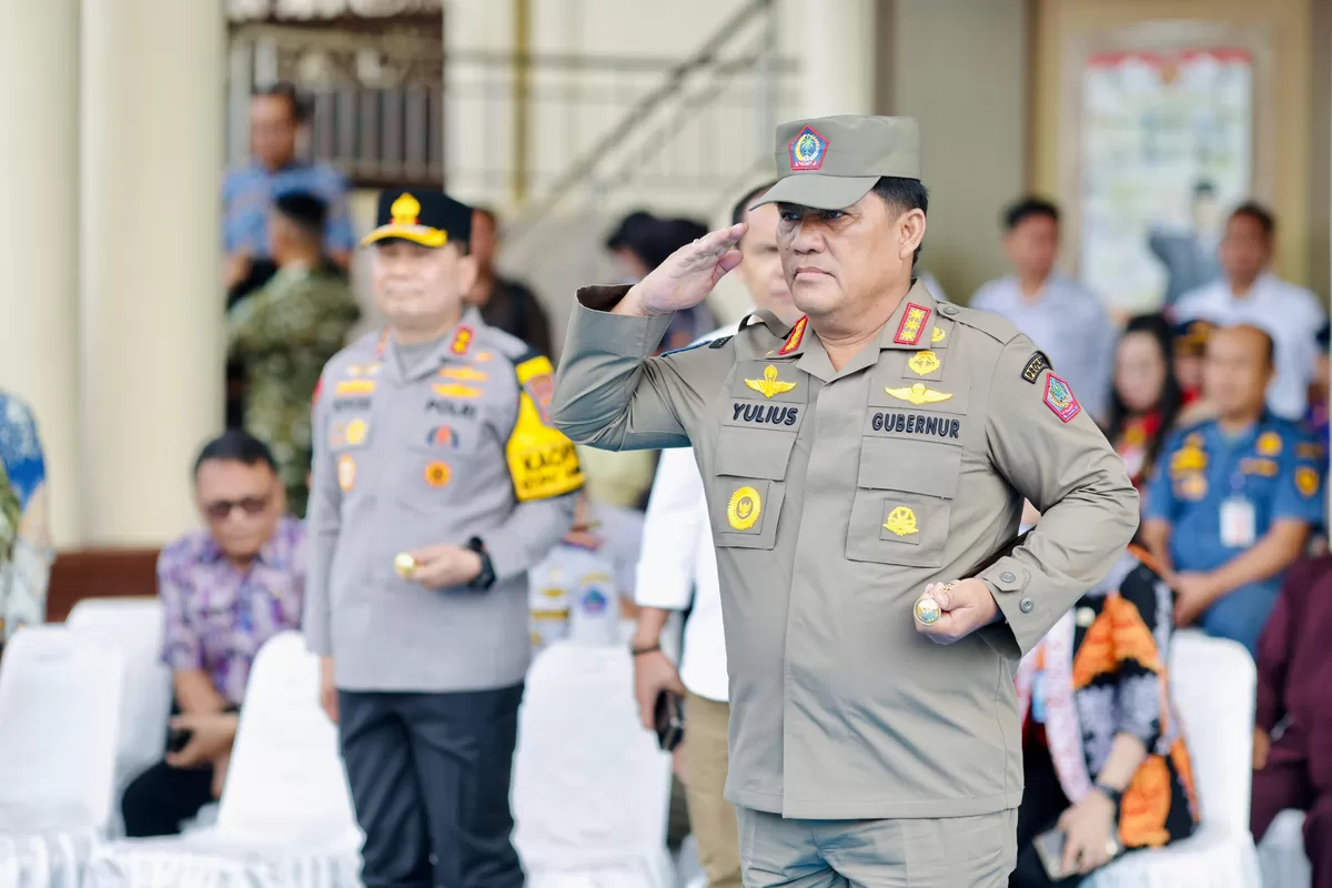 Gubernur Sulut, Yulius Selvanus Pimpin Apel Operasi Ketupat 2026 (Dok. Istimewa)
