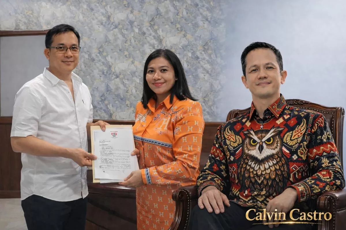 Erny Umbas Masukan Laporan Polisi ke Polda Sulut (Dok. Istimewa)