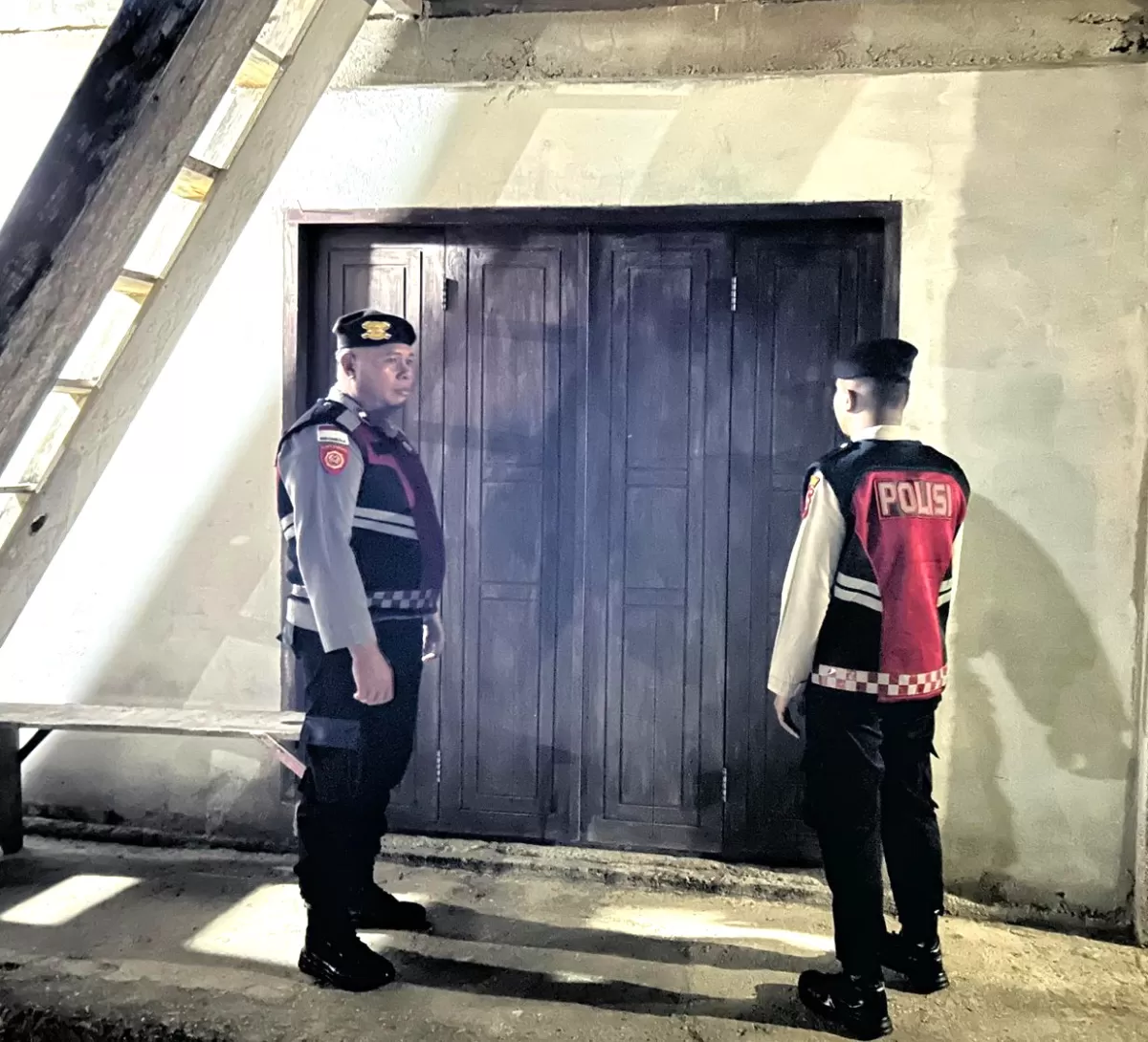 Unit I patroli  Satuan Samapta Polres kepulauan Talaud dipimpin oleh Aiptu Hery Pontoh bersama personel dengan Lokasi Patroli Pantera, Seputaran kota Melonguane dan Rumah kosong di Tinggal mudik di melonguane (Istimewa) (Humas Polres Kepulauan Talaud)