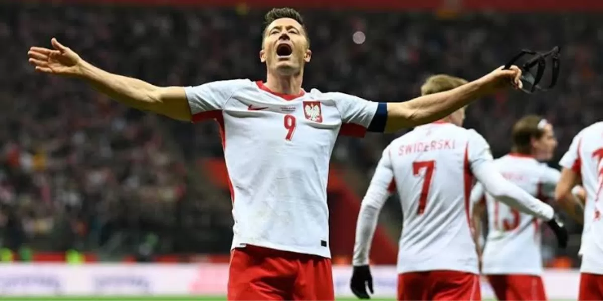 Striker Andalan Polandia, Robert Lewandowski Mencetak Gol