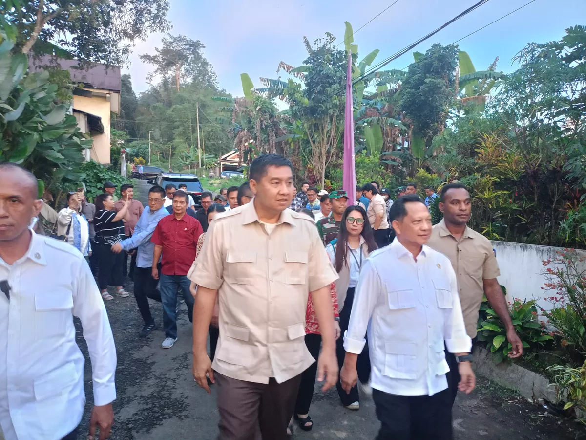 Menteri PKP Muarar Sirait dan Menteri Dalam Negeri Tito Kanavian