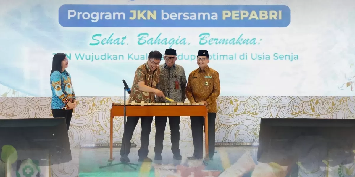 Andrei Angouw menghadiri kegiatan SERASI Program JKN bersama Persatuan Purnawirawan dan Warakawuri TNI dan Polri (PEPABRI) di Four Points by Sheraton Manado, Kamis (7/5/2026). Kegiatan ini bertujuan memperkuat sinergi pelayanan kesehatan dan pemahaman peserta JKN di Sulawesi Utara. (Dok. Pemerintah Kota Manado)