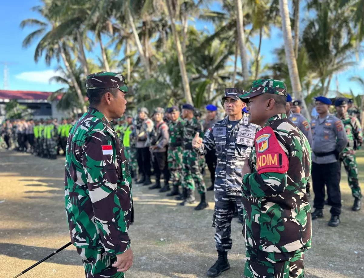 Danlanal Melonguane, Letkol Laut (P) Zunaidy Syah Sanggel, SH. Mengikuti Apel Konsolidasi Pengamanan kunker Presiden RI. Prabowo Subianto di miangas (Istimewa)