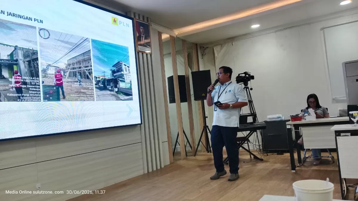 Ronggur Simanjuntak saat memberikan pemaparan terkait K3 PLN Suluttenggo (Dok. Dedy Manlesu/Sulutzone.com)