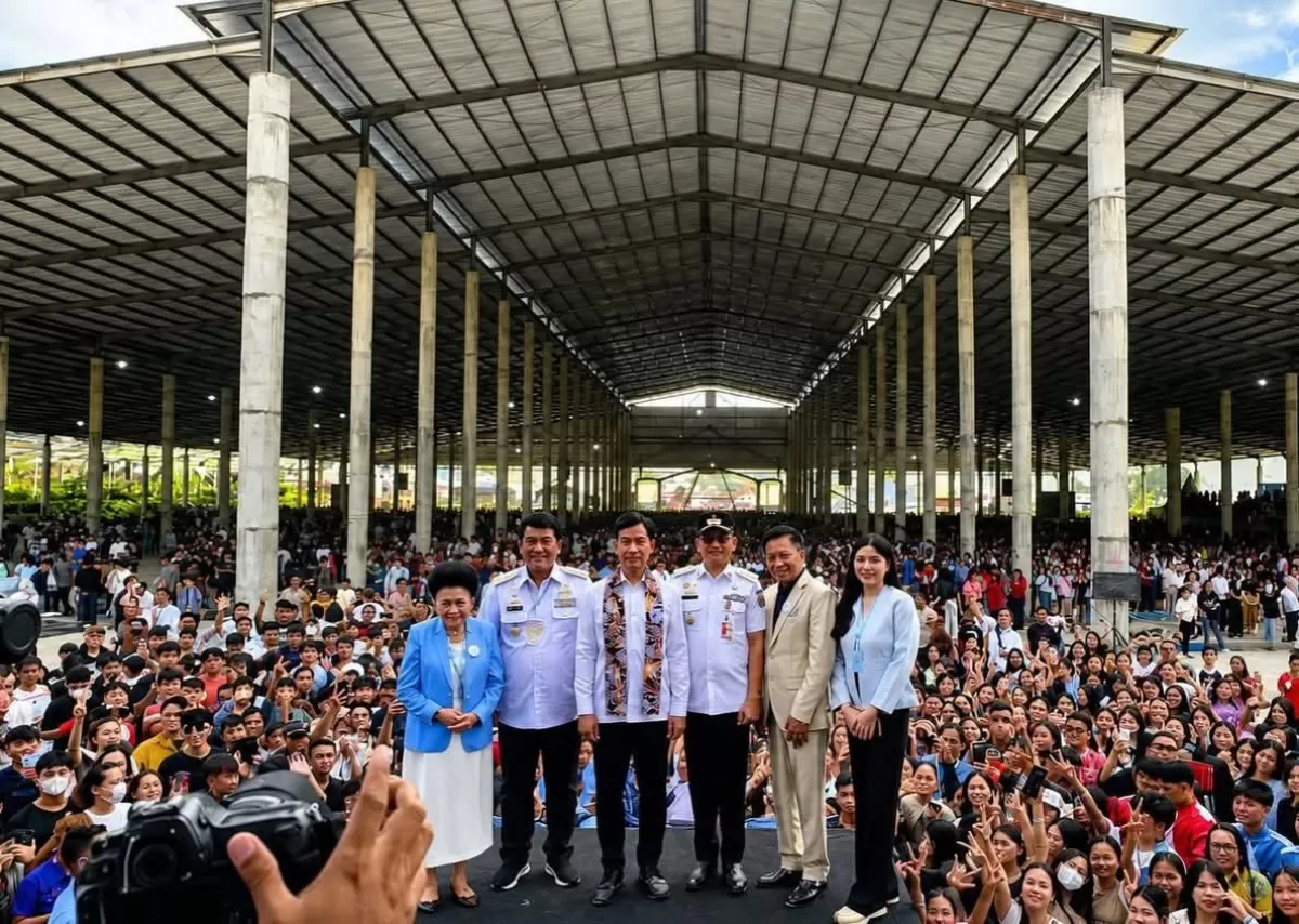 Hillary Tuwo Kagum dengan Pemuda GPDI Sulut (Dok. Istimewa)