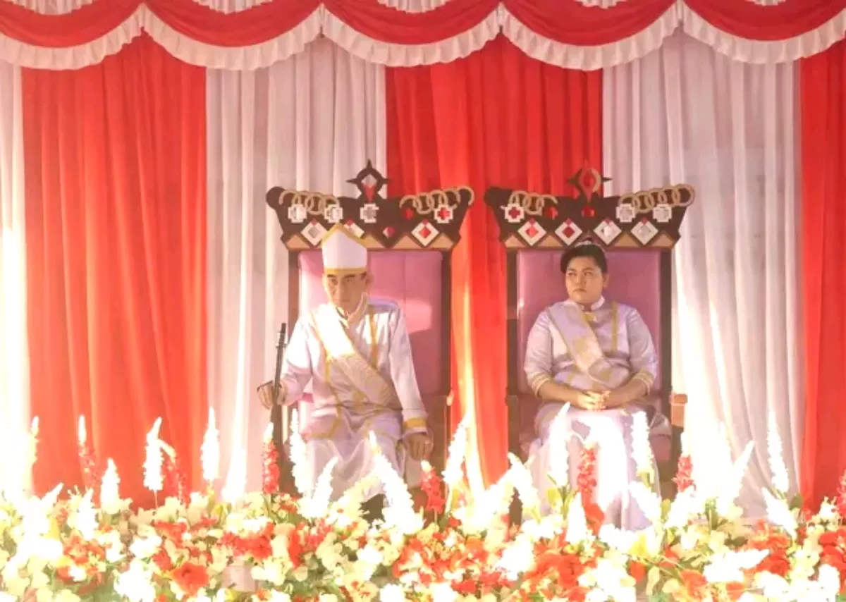Bupati Talaud, Welly Titah dan Wakil Bupati Talaud. Anisya Gretsya Bambungan, SE dalam acara Ritual Adat  Marunassa di Pamdopo Rudis Bupati (Istimewa) (Dinas Kominfo Talaud)