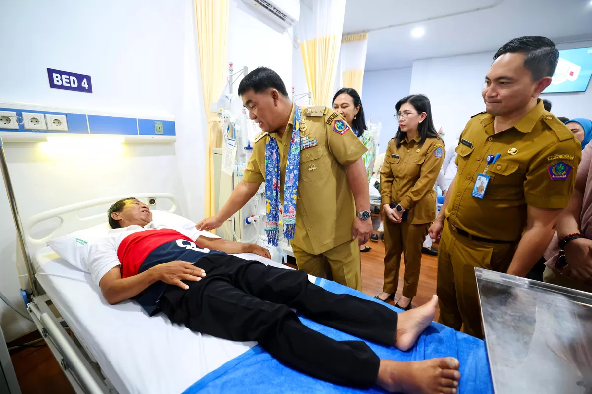 Gubernur Yulius Selvanus Meninjau RSUD Manembonembo Bitung (Dok. Istimewa)
