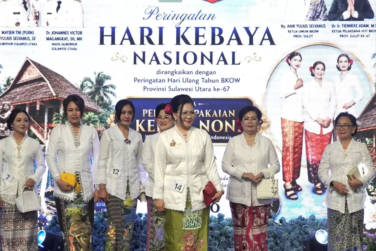 Kadis Pariwisata Manado, Ester Mamangkey Sabet Salah Satu Kebaya Terbaik (Istimewa)