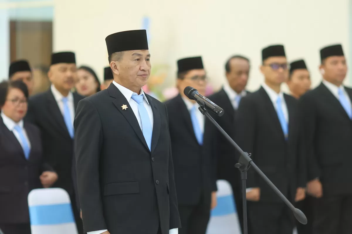 Kepala Dinas Pendidikan Daerah Provinsi Sulawesi Utara yang baru, Yahya Rondonuwu, dilantik di Wisma Negara Bumi Beringin, Manado. (Pemprov Sulut)