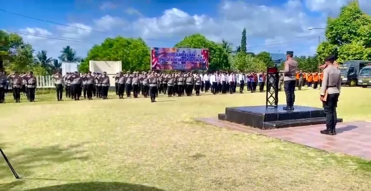 Kapolres Kepulauan Talaud AKBP Dwi Yatmoko memimpin Apel Gelar Pasukan Tanggap Bencana Dampak El Nino bersama unsur Forkopimda, TNI-Polri, dan instansi terkait di Talaud, Selasa (4/8/2026). ( (Foto: Dok. Istimewa))