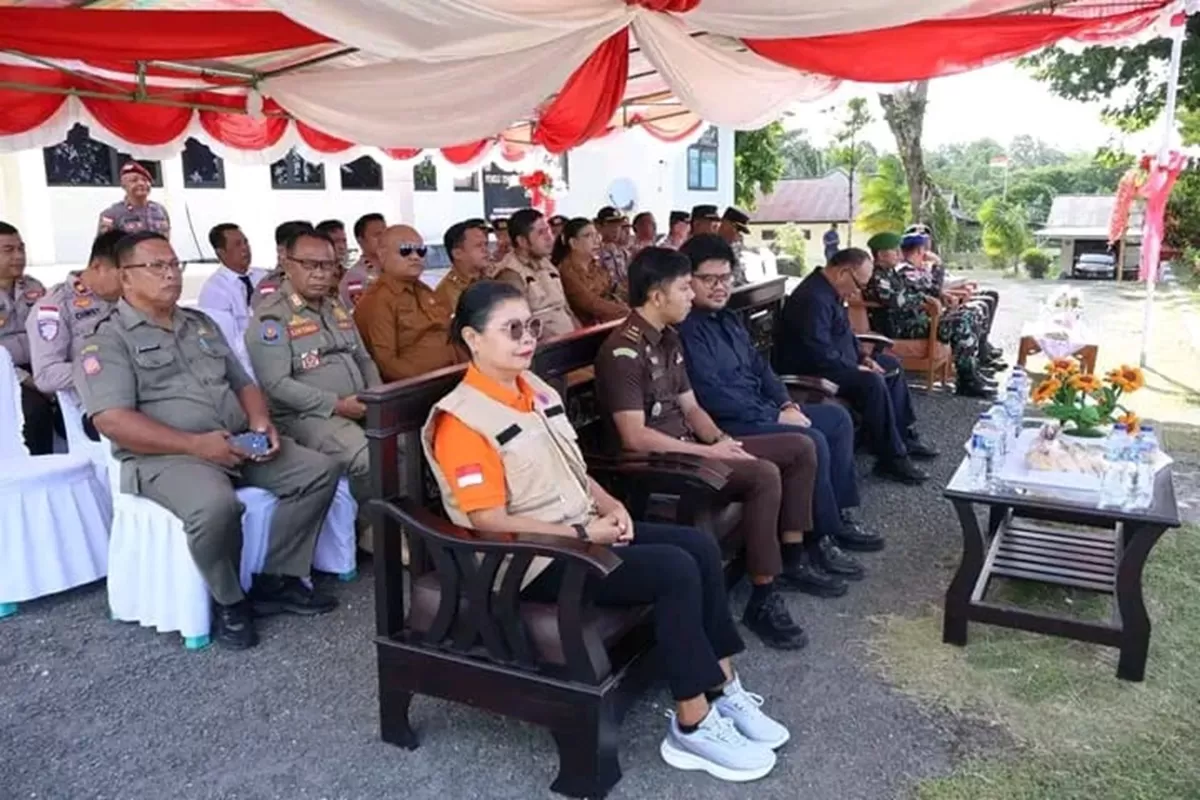 Jajaran Pemkab Kepulauan Talaud bersama Forkopimda saat mengikuti Apel Gelar Pasukan Tanggap Bencana El Nino di Mapolres Kepulauan Talaud. (istimewa)