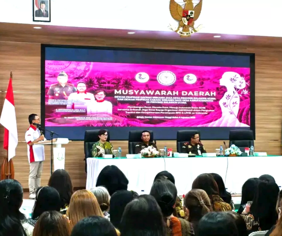 Bupati Kepulauan Talaud Welly Titah saat menghadiri MUSDA Srikandi Jaga Desa Se-Sulawesi Utara di Kantor Kejaksaan Tinggi Sulut, Manado. (Istimewa)