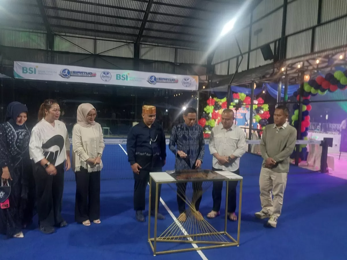 Peresmiam Sipatuo JR Center  oleh Wali Kota Kotampbagu Wenny Gaib (Istimewa)
