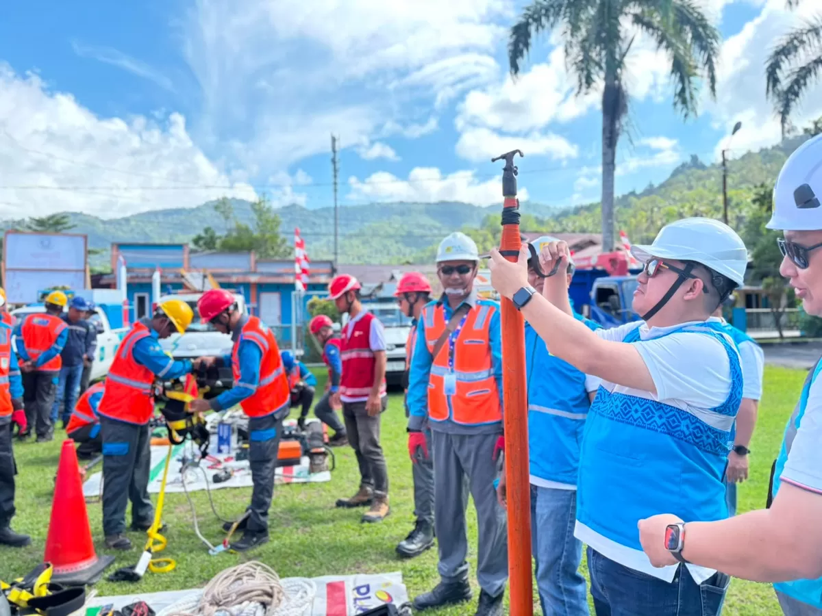 PT PLN (Persero) UP3 Tahuna menggelar Apel dan Inspeksi Peralatan Siaga di halaman Kantor PLN UP3 Tahuna. (Dok. Istimewa/PLN)