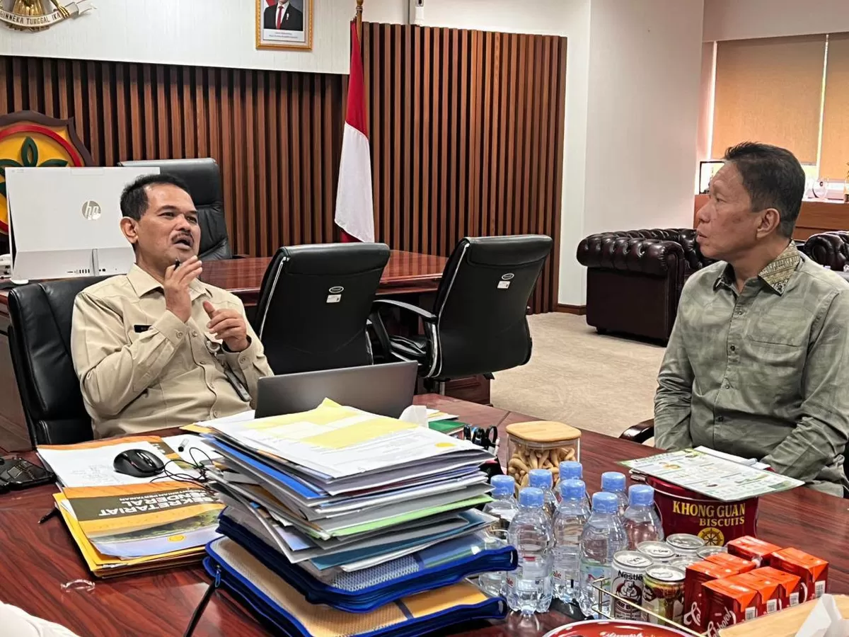 Foto:  Bupati Minahasa Selatan Franky Donny Wongkar, S.H., bersama Sekretaris Jenderal Kementerian Pertanian RI Dr. Ir. Suwandi, M.Si., dalam pertemuan audiensi strategis sektor pertanian di Kementerian Pertanian RI, Jakarta, Jumat (28/8/2026).   ((Foto: Dok. Pemkab Minsel))
