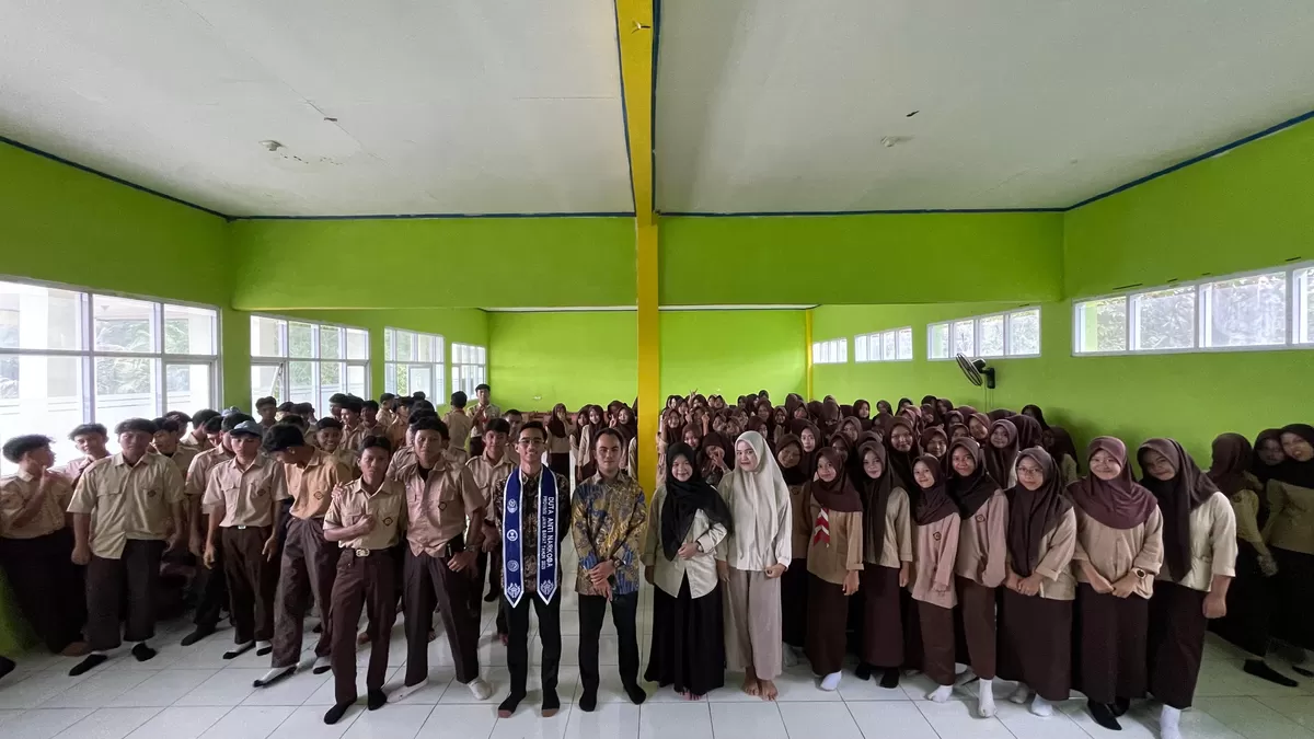 Foto Bersama SPPG Desa Jamali dan Duta Anti Narkoba Jabar (Dandi Bestari for Journalnusantara )