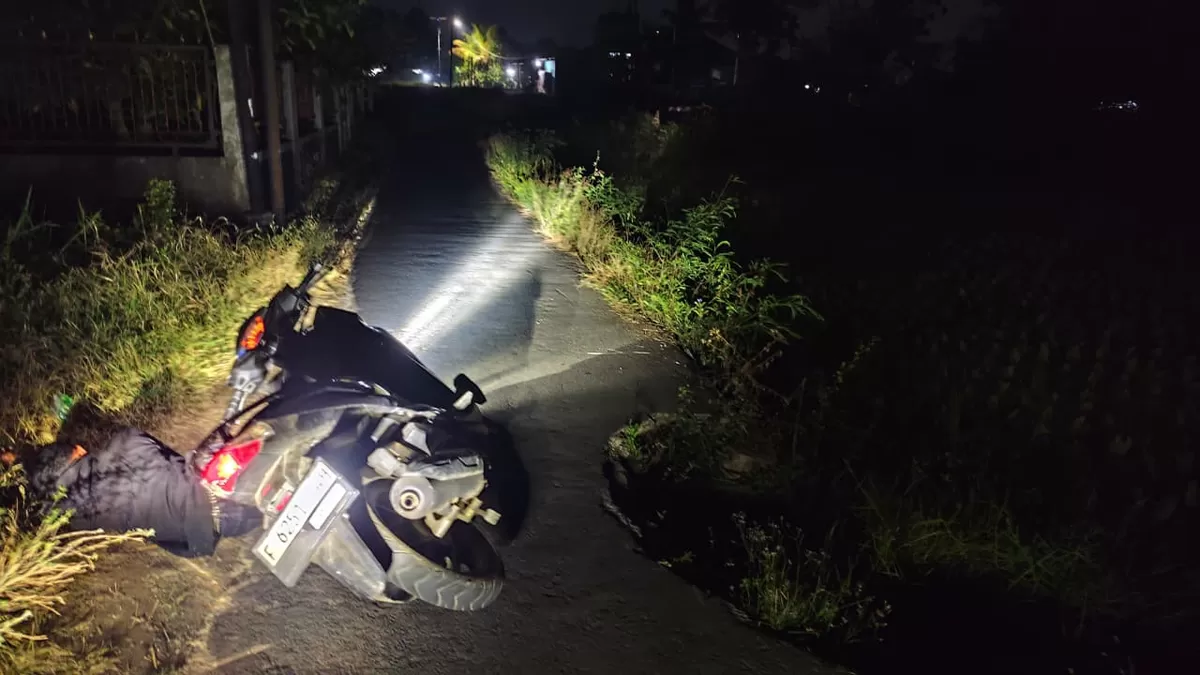 Foto Jalan Rusak saat terjadi kecelakaan warga (Karangataruna RW 8 for Journalnusantara )