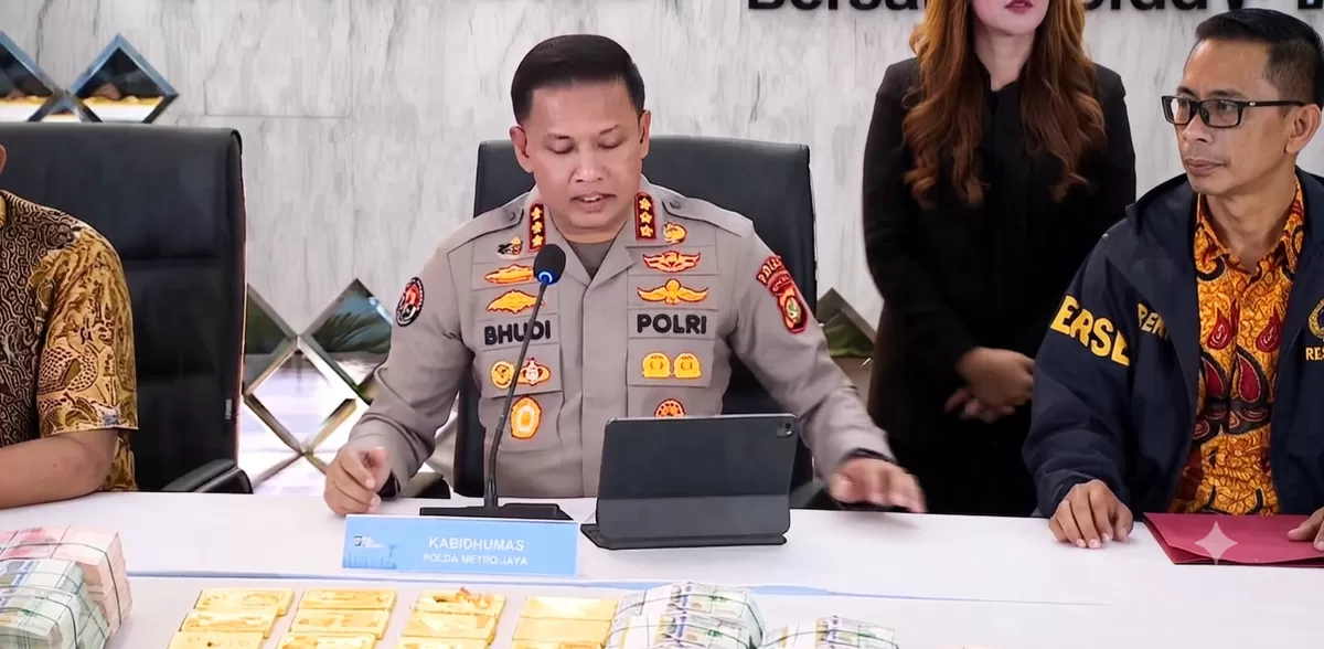Kabid Humas Polda Metro Jaya, Kombes Budi Hermanto dalam konferensi pers di Polda Metro Jaya, Jumat (10/7/2026) malam. (Istimewa)
