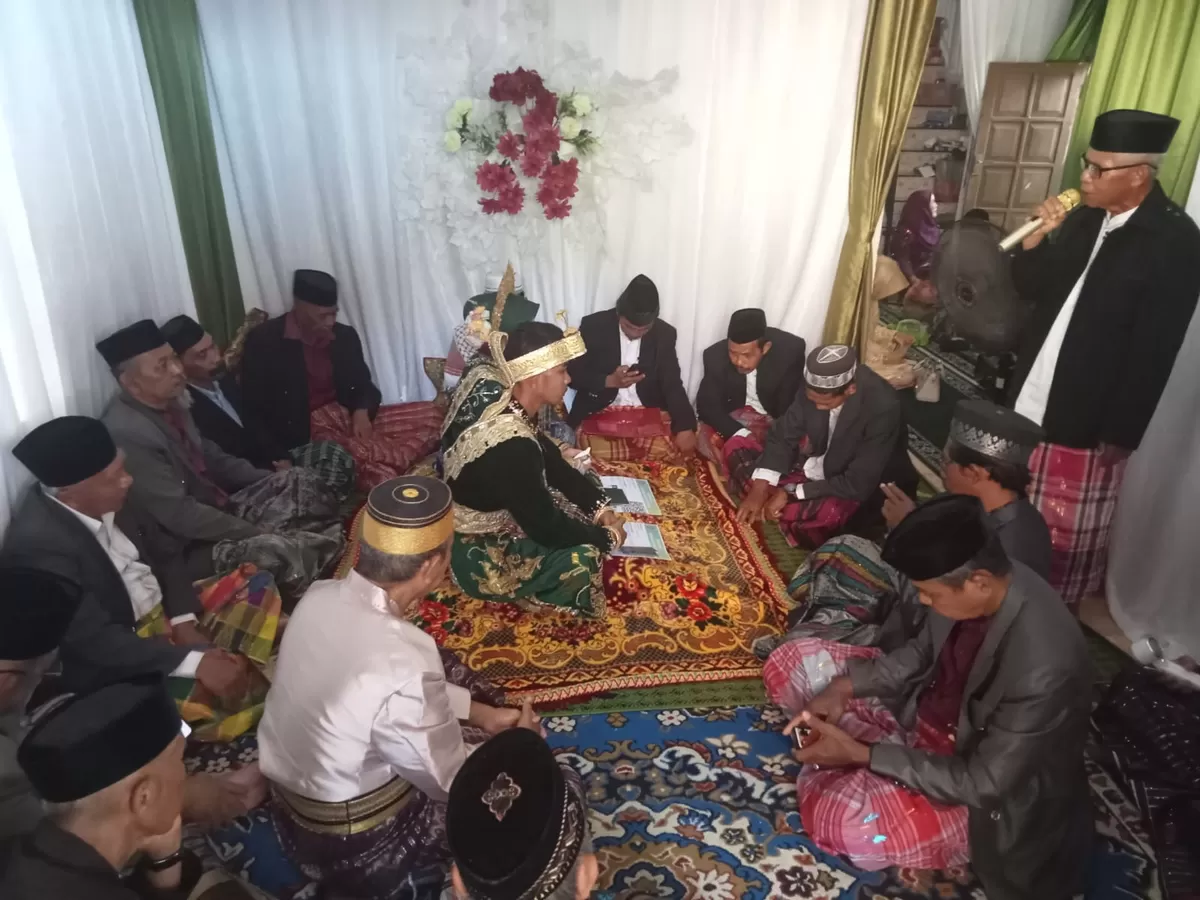 Ustadz Sanaruddin mengingatkan pentingnya menjaga keharmonisan rumah tangga dalam ceramah perkawinan di Selayar. (Dok.Metroselebes.com/Zul)