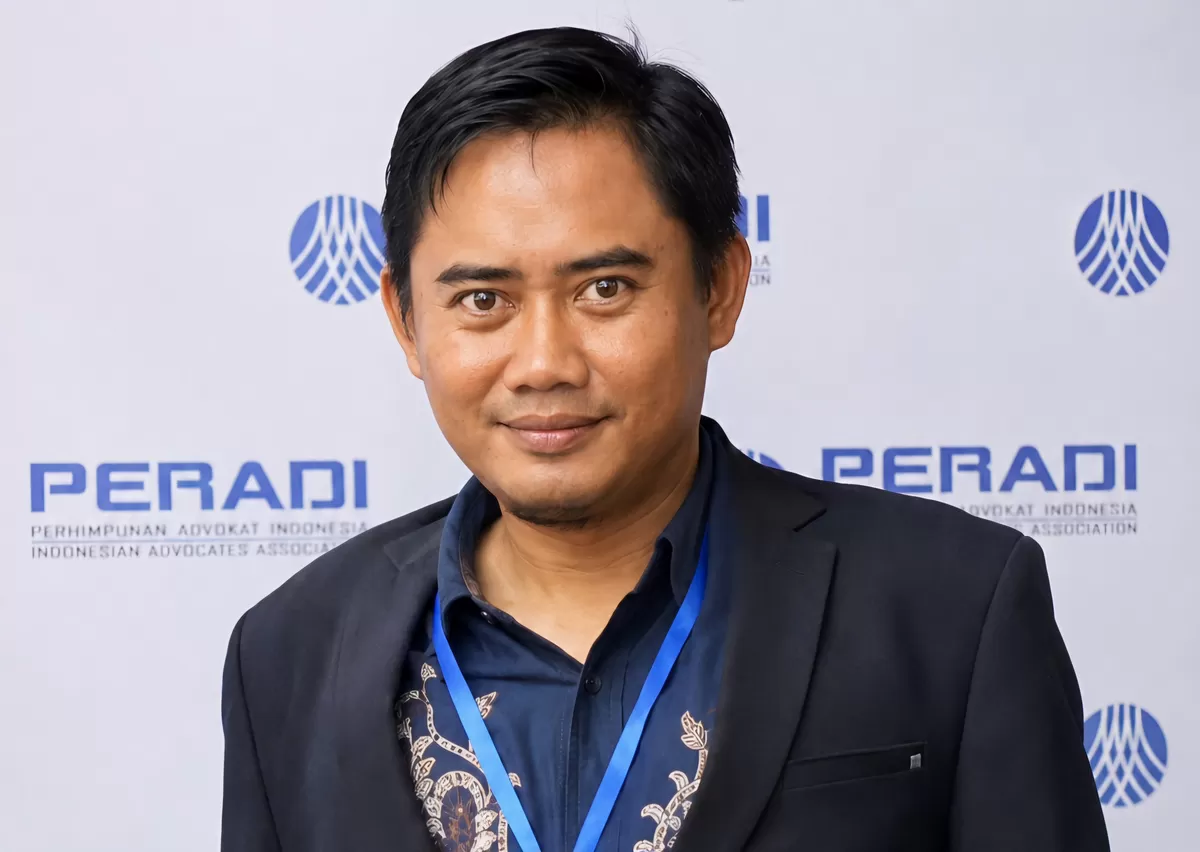 Tampak PH Pelapor, Muhammad Naufal Taftazani. Dugaan tambang Galian C di Bulusan, Banyuwangi, resmi naik ke tahap penyidikan. Polisi mulai memeriksa saksi, warga harap proses berlanjut.(Dok.Promedia) 