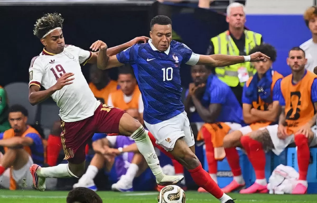 Spanyol menaklukkan Prancis 2-0 di semifinal Piala Dunia 2026 berkat gol Mikel Oyarzabal dan Pedro Porro untuk mengamankan tiket ke final. (Threads@barcelonanewsroom)