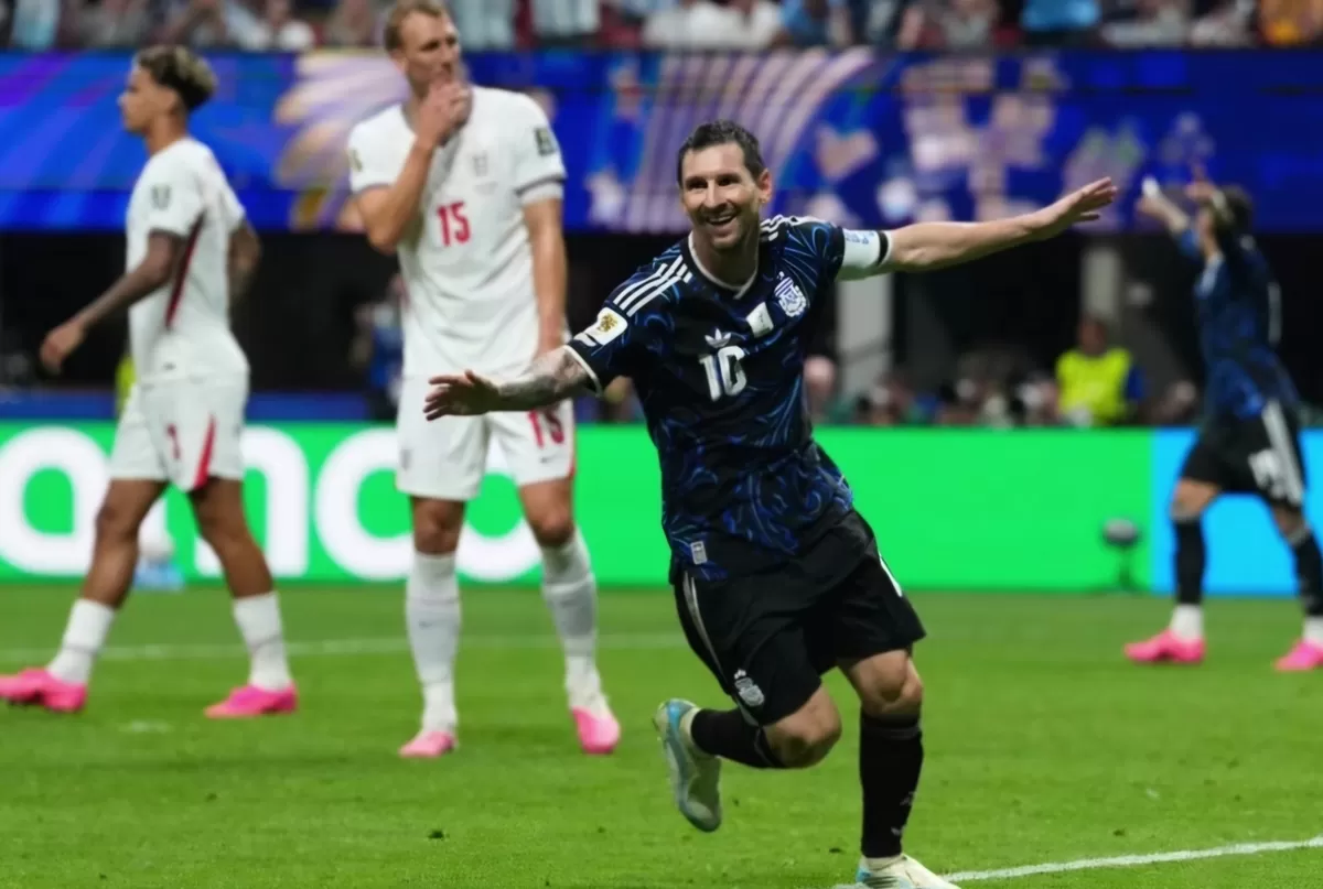 Argentina membalikkan keadaan dan mengalahkan Inggris 2-1 untuk melaju ke final Piala Dunia 2026, dua assist Lionel Messi mengubah skor kemenangan. (Dok.fifaworldcup)