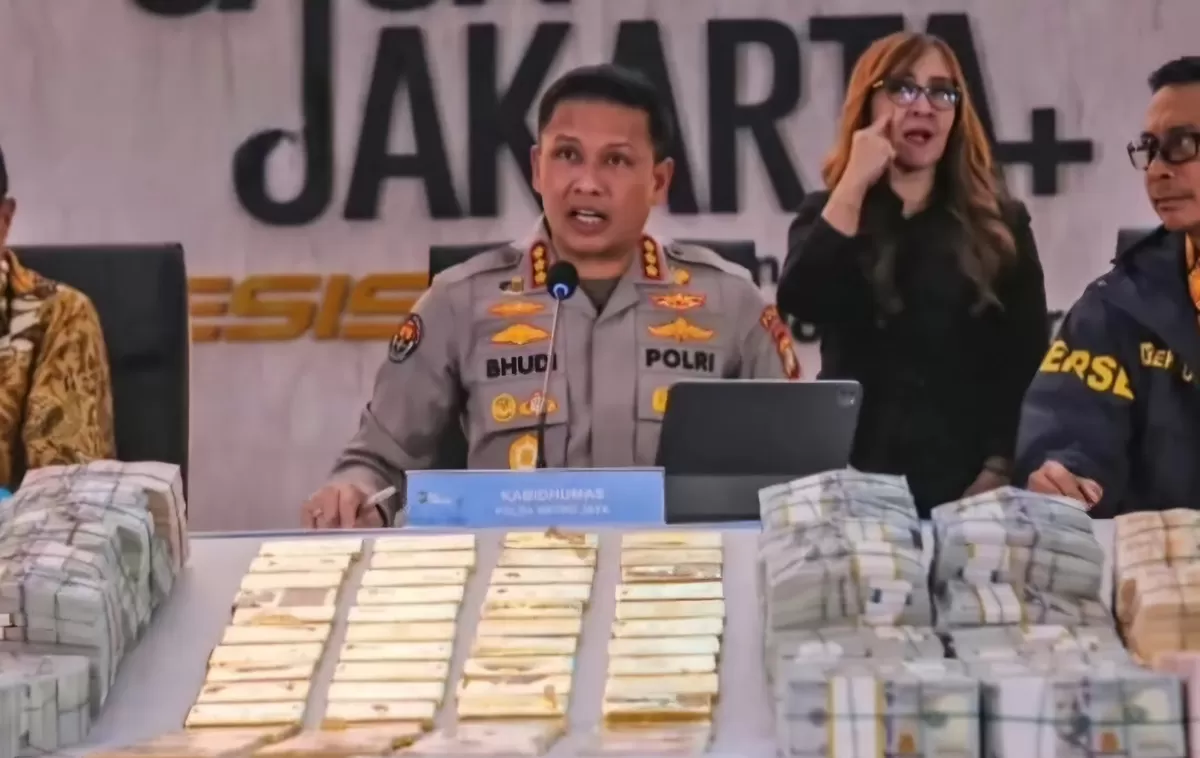 Inti berita: Polda Metro Jaya memastikan seluruh barang bukti senilai Rp476 miliar dalam perkara dugaan korupsi dan TPPU yang menjerat Febrie Adriansyah telah dinyatakan asli berdasarkan hasil uji laboratorium forensik sebelum dilimpahkan ke Kejaksaan. (Dok.Instagram@makassar_info)