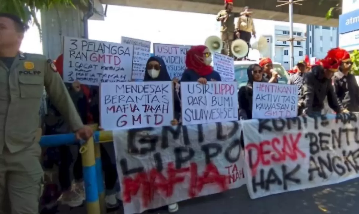 Komite Adat kembali menggelar aksi di DPRD Sulsel mendesak pembentukan Pansus Hak Angket untuk mengusut dugaan persoalan pengelolaan kawasa. (Dok.Instagram@makassar_info)