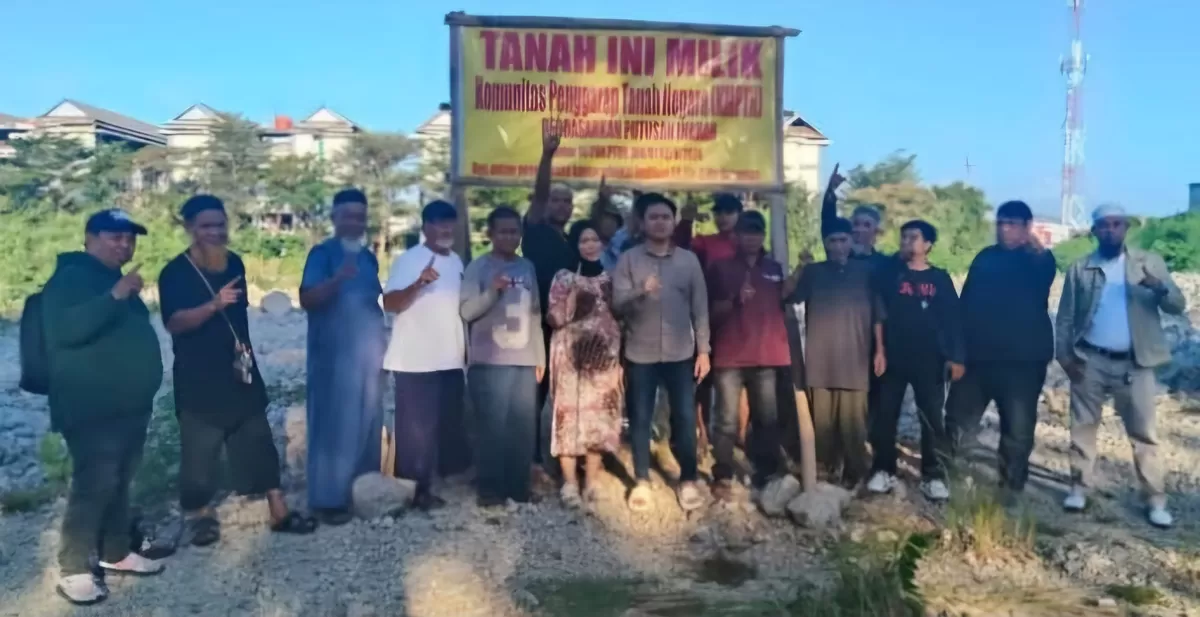 FOTO: Tampak massa KMPTN di lokasi. Melalui kuasa hukumnya, Hadriani membantah soal beda lokasi. (Dok.Ist)