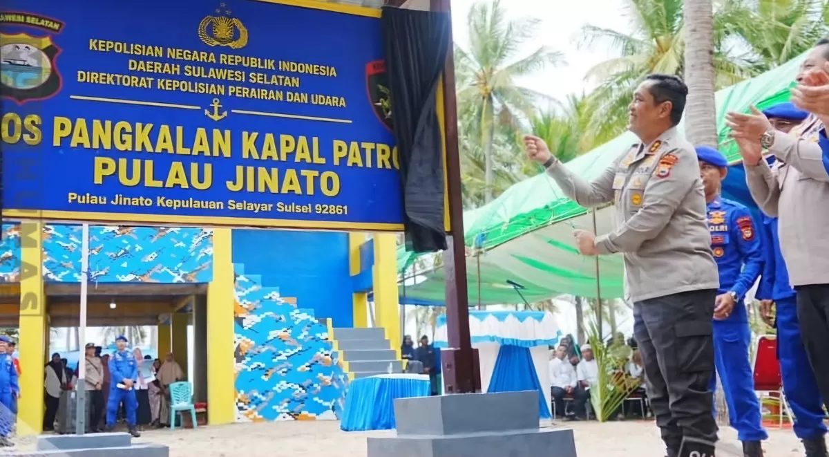 FOTO: Tampak Kapolda Sulsel resmikan Pangkalan Kapal Patroli Polairud di Pulau Jinato, Selayar, untuk memperkuat pengamanan laut dan layanan warga kepulauan. (Dok.Humas Polda Sulsel)