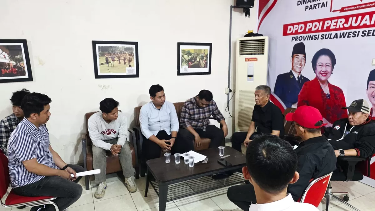APR Lutim mendatangi DPD PDI Perjuangan Sulsel dan mendesak evaluasi Ketua DPRD Luwu Timur terkait sorotan penanganan konflik agraria Laoli. (Dok.APR Lutim)