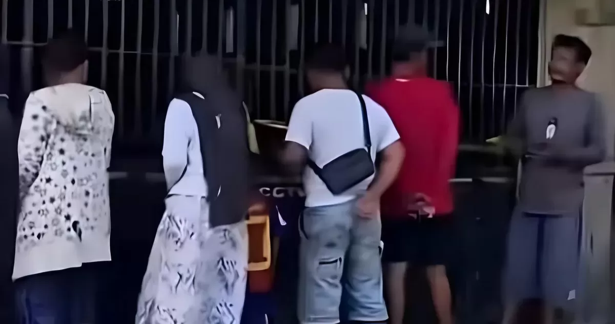 FOTO: Lokasi penggilingan ayam. Kesaksian terakhir Nur Hanissa jadi petunjuk penting dalam kasus pembunuhan satu keluarga di Duyu, Palu. Polisi masih memburu Aan Kurniawan. (Dok. Threads@Kilas Palu)