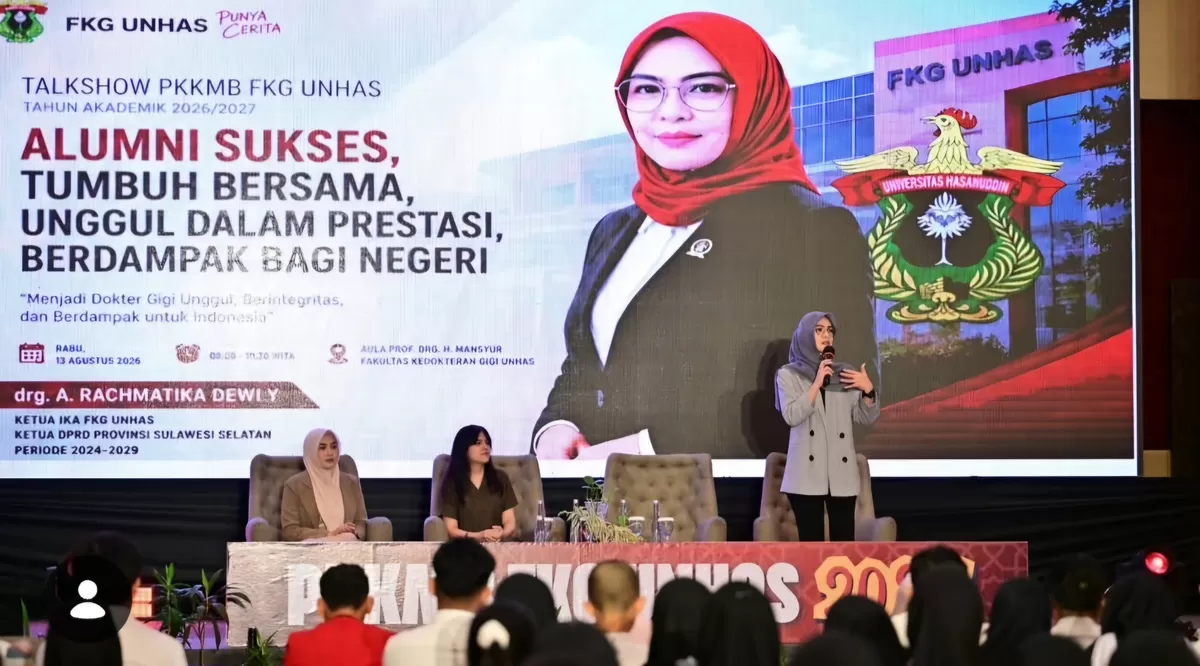 Ketua DPRD Sulsel A. Rachmatika Dewi hadir di PKKMB FKG Unhas dan menitipkan pesan integritas serta profesionalisme kepada mahasiswa baru. (Dok.Humas DPRD Sulsel)