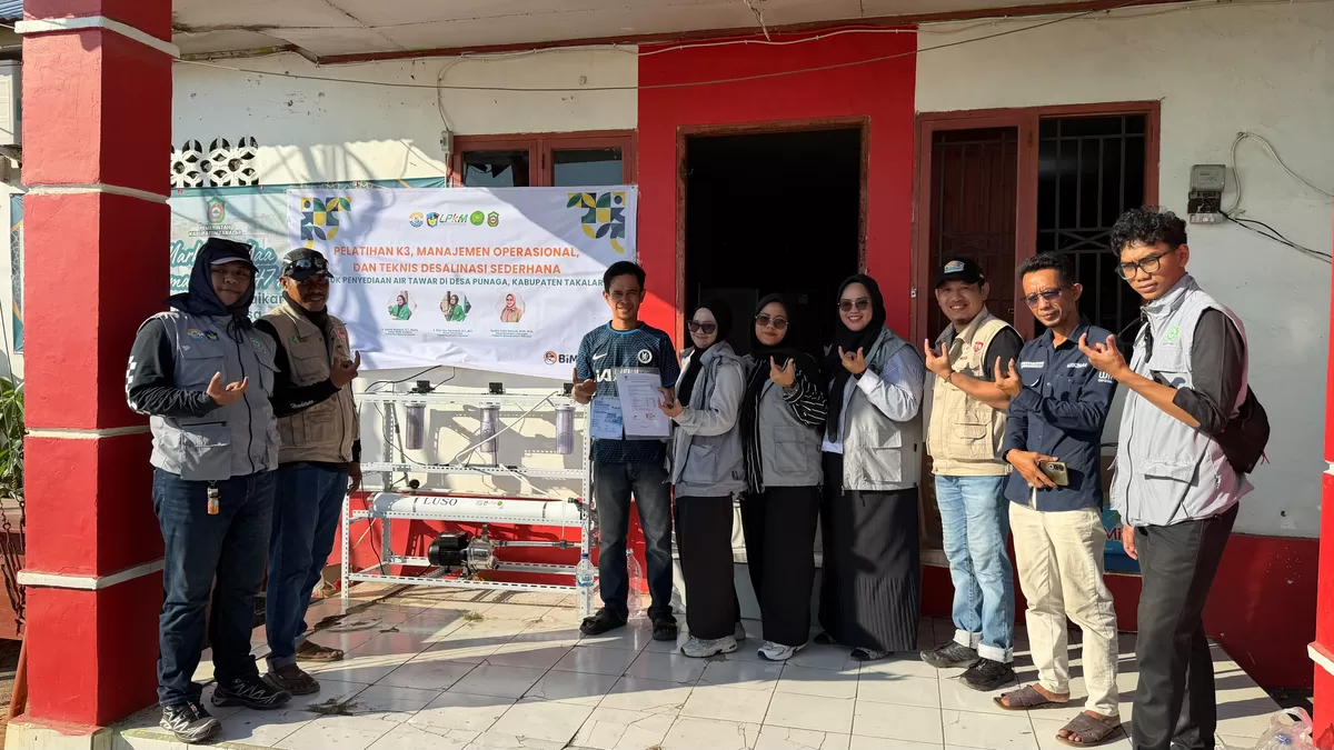 Dosen UMI dan Poltekmuh Makassar hadirkan teknologi desalinasi sederhana membantu warga pesisir Desa Punaga, Takalar, mendapatkan air bersih. (Dok.Lambusi.com)