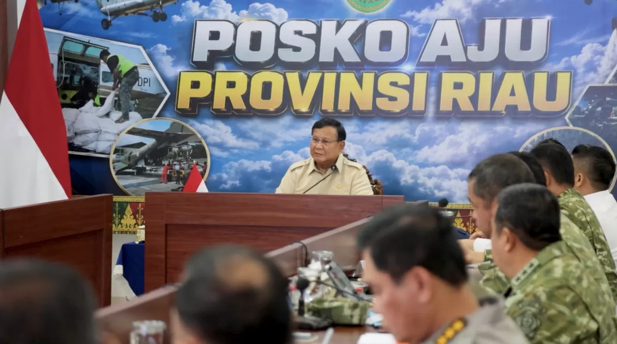 Presiden Prabowo tegaskan izin korporasi dapat dicabut jika terindikasi terlibat dalam pembakaran lahan dan meminta aparat mengusut karhutla. (Dok.Setpres)