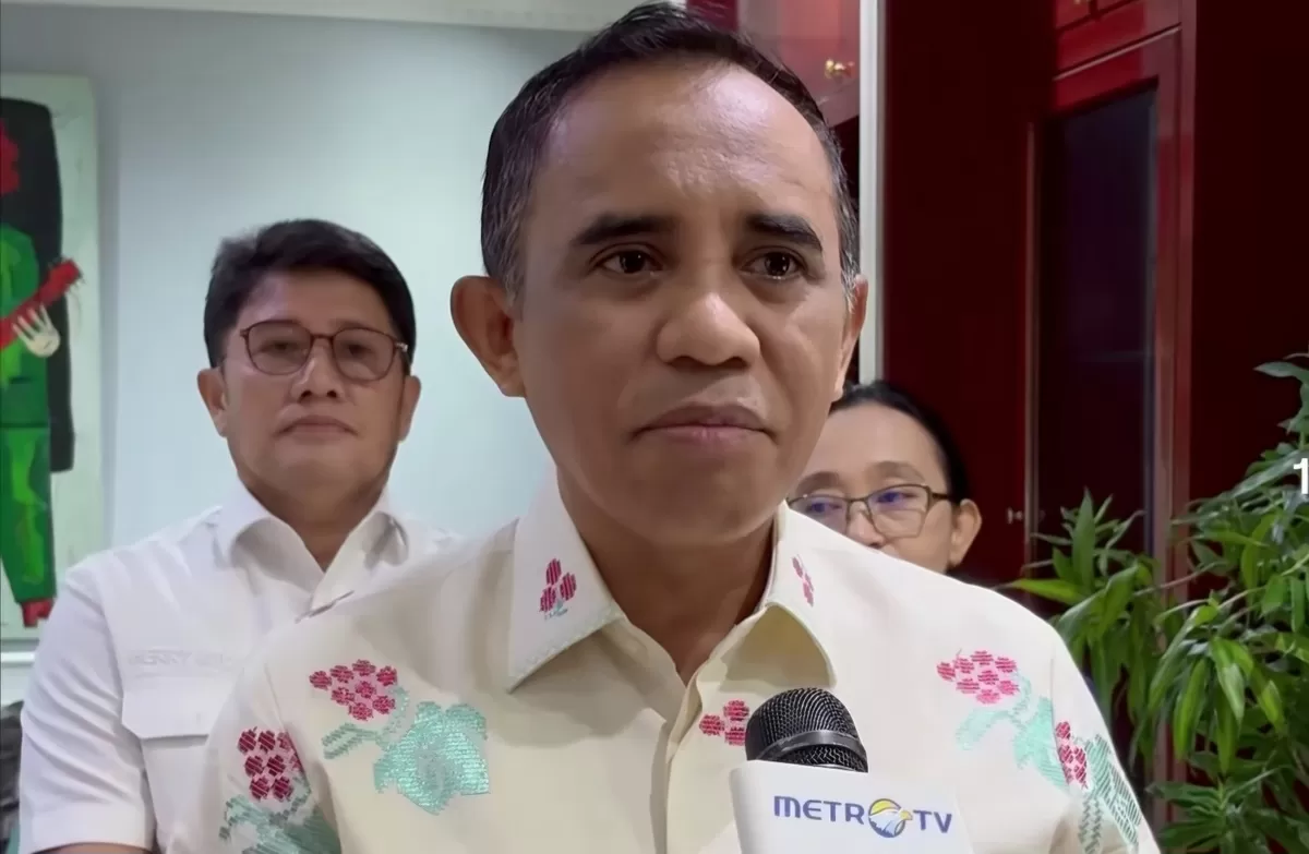 FOTO: Gubernur Sulteng. Program Nawacita BERANI Gubernur Anwar Hafid mendapat pujian netizen, penerima beasiswa yang mengaku telah tiga semester terbantu. (Dok.Instagram@anwarhafid14)