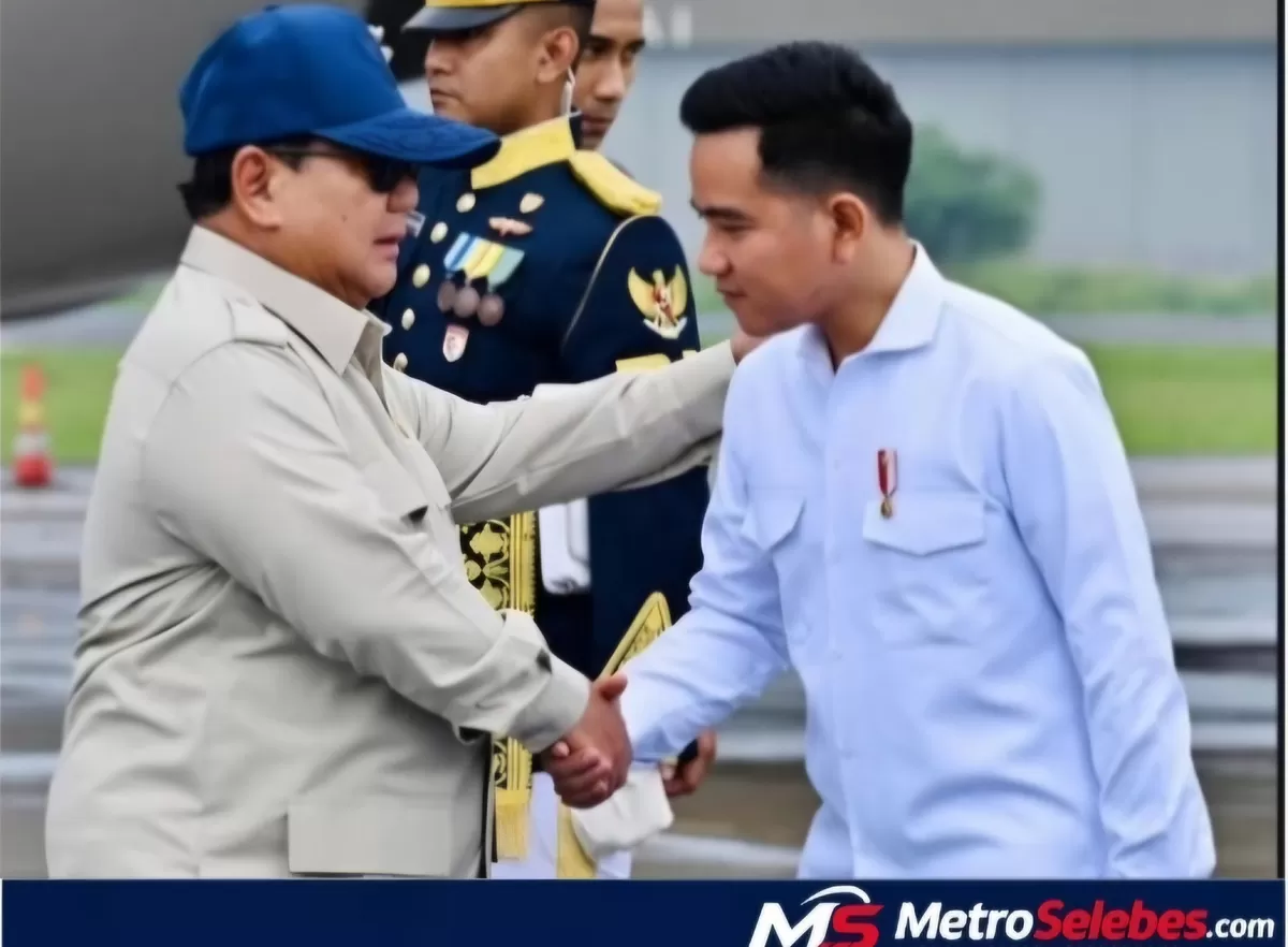 FOTO: Tampak Prabowo dan Gibran bersalaman saat Gibran menjemput Prabowo usai lawatan luar negeri. (Dok.Instagram@gibran_rakabuming)