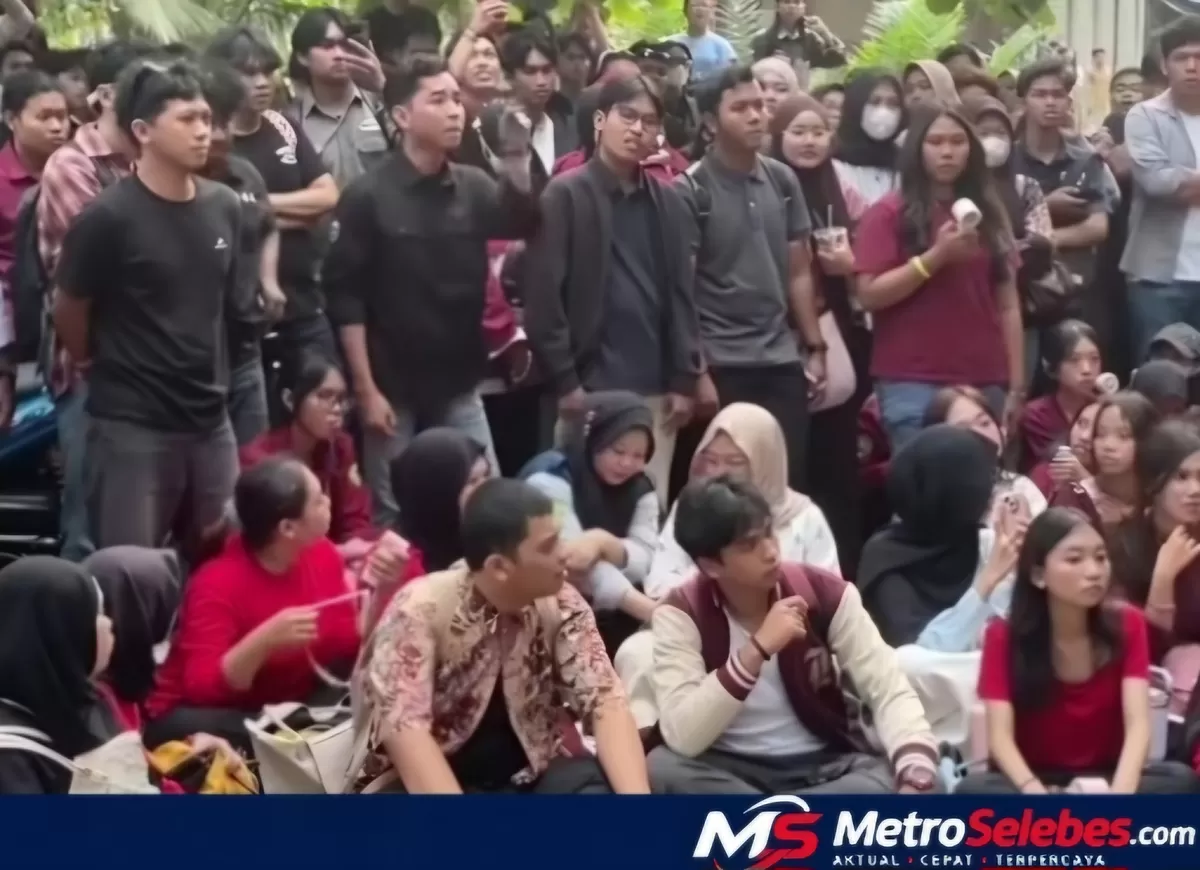 FOTO: Tampak Forum &ldquo;Calling Out&rdquo; mahasiswa Unmul menyoroti dugaan dana donasi, temuan botol miras di sekretariat hingga mundurnya Plt Presiden BEM KM. (Dok.media_kaltim)