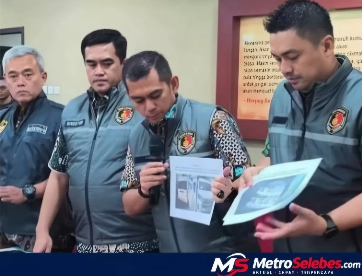 FOTO: Tampak Kortastipidkor Polri saat konferensi pers. Mereka masih mengembangkan kasus dugaan korupsi perizinan Gowa usai menetapkan HT tersangka dan membuka peluang tersangka baru. (Dok.Interupsi.com/Marwanto)