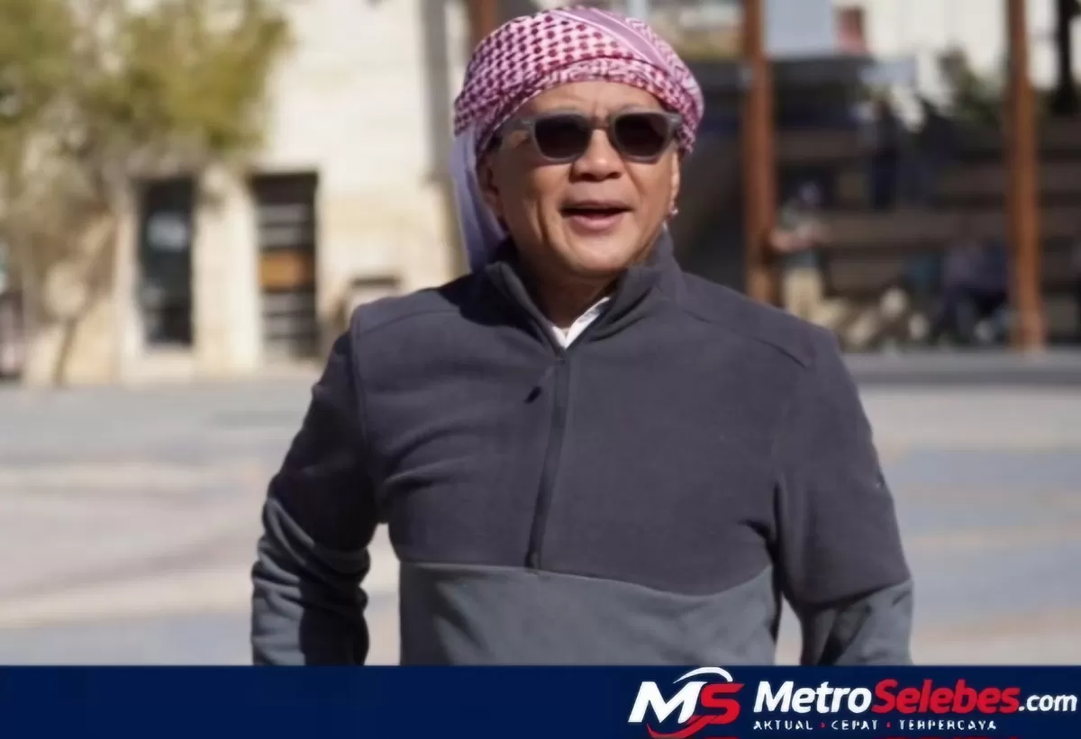Rocky Gerung menyoroti putusan MK terkait polemik persyaratan pendidikan Gibran Rakabuming Raka dan mendorong agar persoalan tersebut dibahas dalam ranah politik di DPR. (Dok.Ig/rockygerung_official)