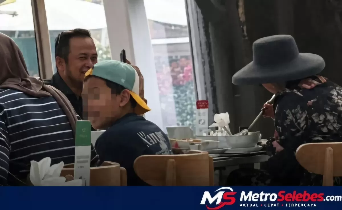 Gubernur Kalimantan Timur Rudy Mas&rsquo;ud saat berada di Singapura. Foto tersebut viral di media sosial di tengah sorotan terhadap karhutla di Kalimantan. (Istimewa)