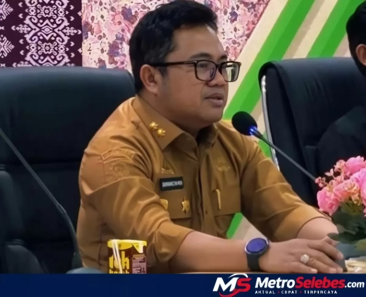 Tampak Darmawansyah Muin saat menghadiri kegiatan pemerintahan, kini ia menghadapi tantangan menjaga stabilitas pemerintahan Kabupaten Gowa dan menuntaskan persoalan birokrasi setelah pergantian kepemimpinan daerah. (Dok.Instagram@darmawansyah muin)