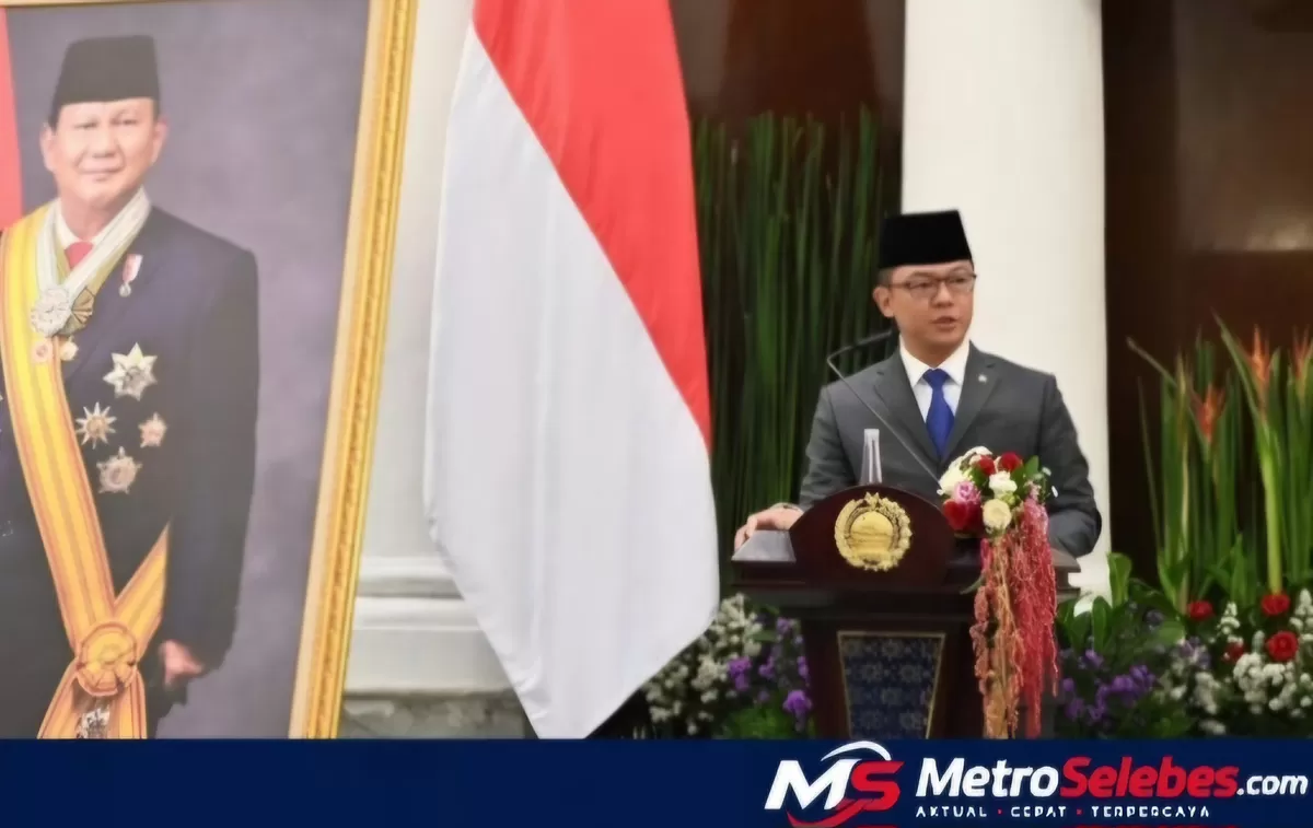 Tampak Menko PMK Sugiono saat memberikan keterangan terkait respon pemerintah Indonesia terhadap pesan dari anggota parlemen Malaysia mengenai kabut asap akibat karhutla (Ig/@sugiono_56).