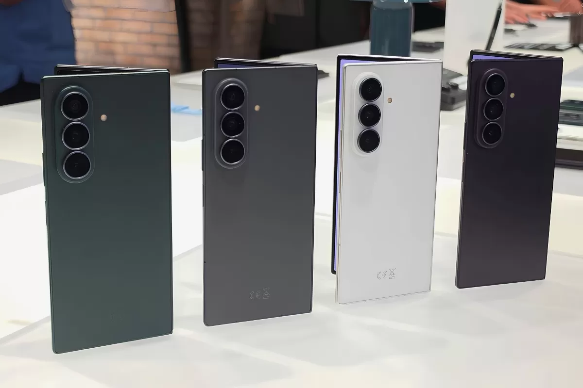 Samsung Galaxy Z Fold 8 Ultra hadir dalam varian warna Violet Green, Graphite, Cream, dan Violet Shadow. (Foto: Dok. KOMPAS.com/ Galuh Putri Riyanto)