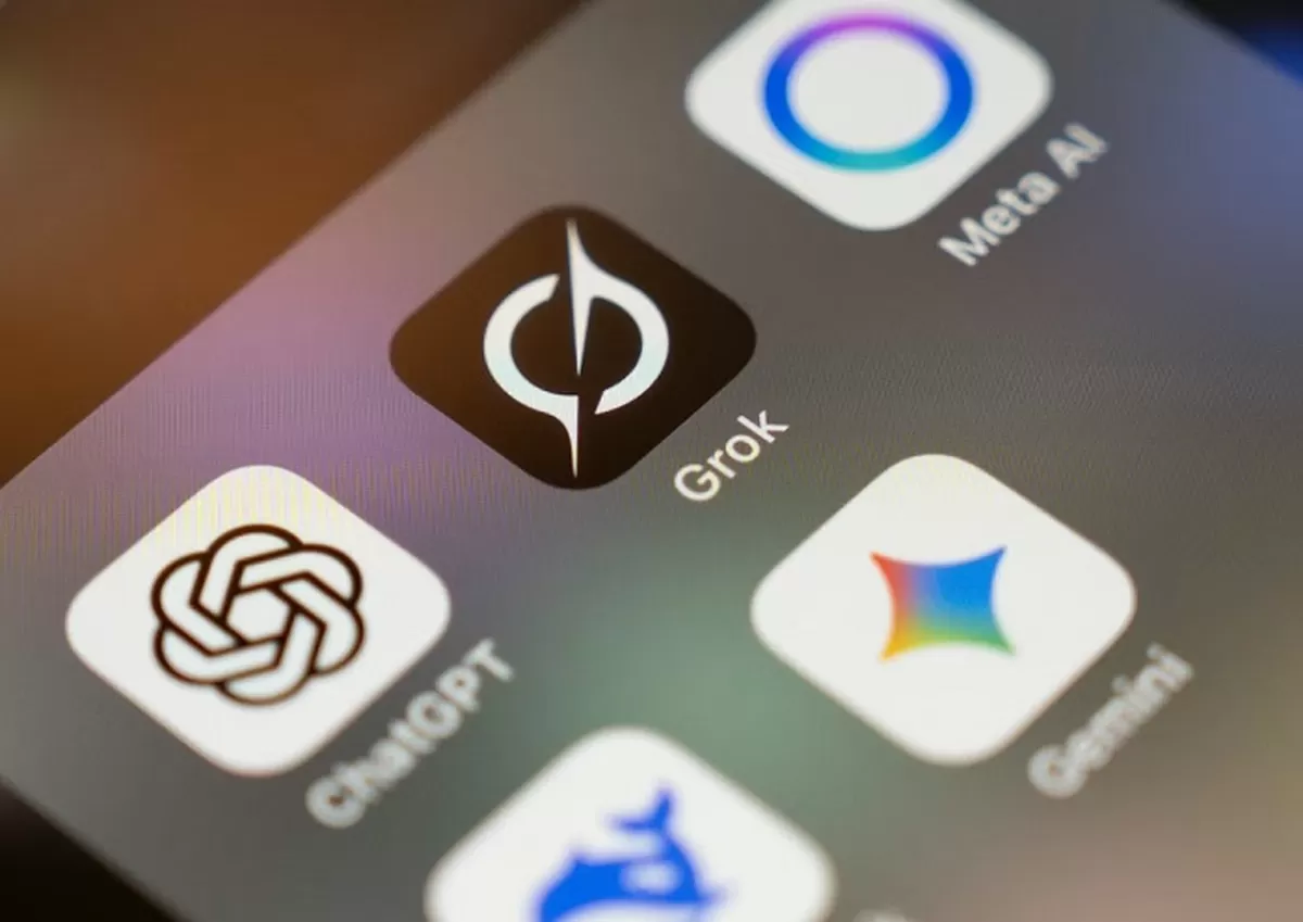 Grok akhirnya menonaktifkan fitur image generator setelah menuai kecaman menyusul maraknya penggunaan Grok untuk membuat konten seksual. (Unsplash/Salvador Rios)