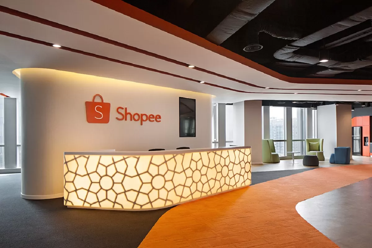 Punya pengalaman di bidang rekrutmen? Ada lowongan kerja People Search &ndash; HR CoE di Shopee Internasional Indonesia nih! (Profindokarya.co.id)